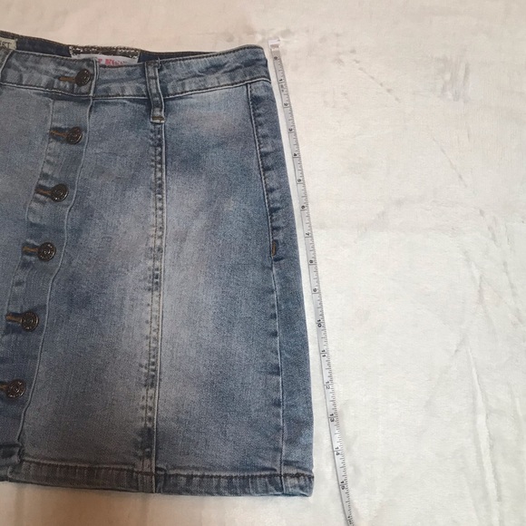 Button Down Denim Skirt - Picture 4 of 7